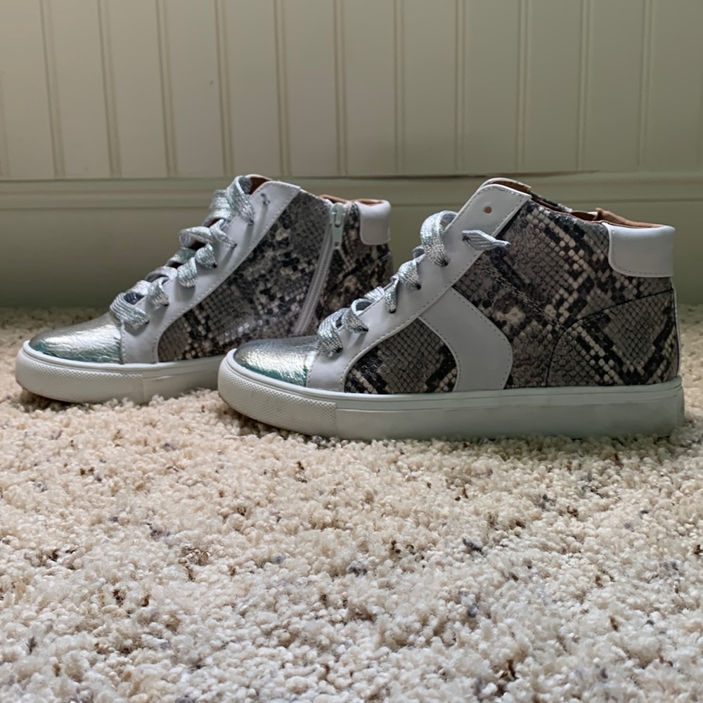 Dolce Vita,size 6